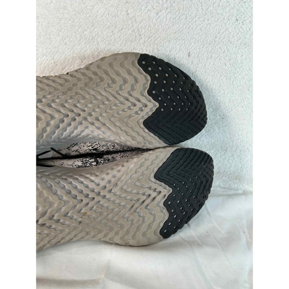 Nike Epic React Flyknit Running Shoes Sneakers Black Athletic Womens Size 11 - Picture 13 of 15